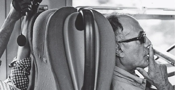 அவர்தான் கியாரெஸ்தமி - செழியன்