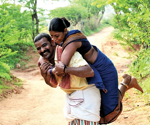 சினிமாக்காரர்களோடு விலகியே இருக்கிறேன்!