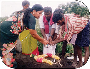 அனாதைகள் என்று யாருமில்லை !