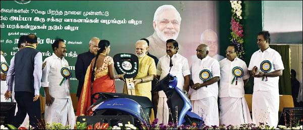ட்விட்டர் சர்வே: அதிகரிக்கும் நிதிப் பற்றாக்குறை... இலவசங்களை நிறுத்த வேண்டுமா?