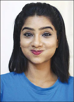 முதுமையைத் தாமதமாக்கும் ஃபேஷியல் யோகா