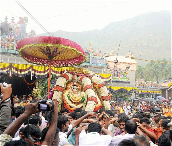 குறையின்றி நடக்குமா கும்பாபிஷேகம்?
