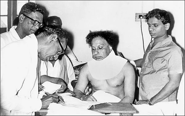 எதிரிகளின் நண்பர் எம்.ஜி.ஆர்! - தமிழ்மகன்