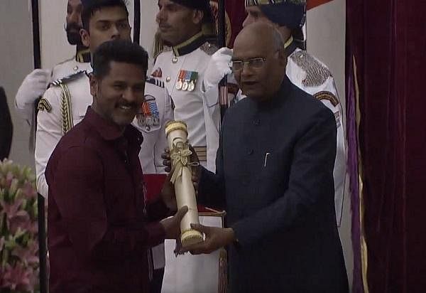 பிரபுதேவா, மோகன்லால் உட்பட 56 பேருக்கு பத்ம விருதுகள்! - குடியரசுத் தலைவர் வழங்கினார்
