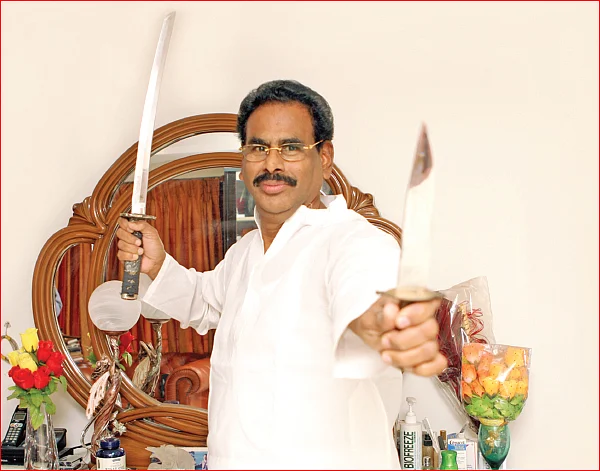 நடராசன் என்னும் மாயமான்!