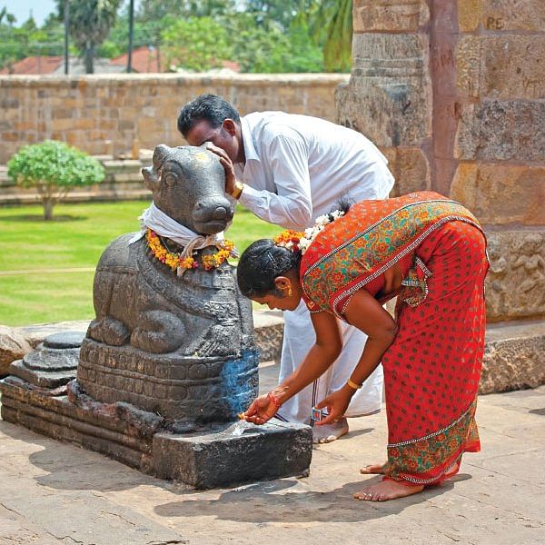 கேள்வி பதில் - நந்திதேவரைத் தொட்டு வணங்கலாமா?