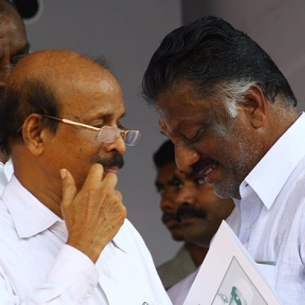 `இன்னும் ஒரு ஆடியோ இருக்கு..!’ - பகீர் கிளப்பும் பன்னீர் தரப்பு 