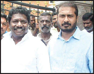 ஆடுபுலி ஆட்டம்! - என்ன செய்யப்போகிறார்கள் எடப்பாடியும் ஸ்டாலினும்?