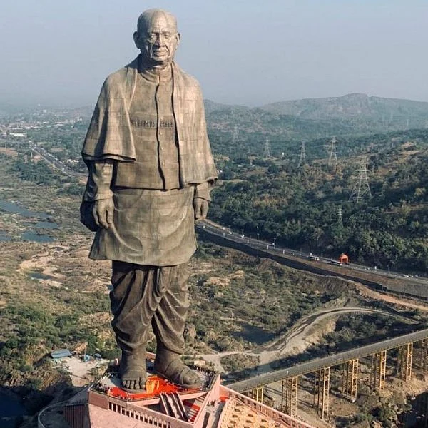 ``கைவிட்ட காங்கிரஸ்... கையிலெடுத்த பி.ஜே.பி!’’ - அரசியல் பகடையானாரா வல்லபபாய் படேல்? #StatueOfUnity