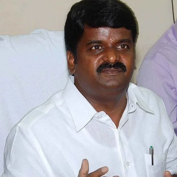 அம்மா குழந்தைகள் நலப் பரிசுப் பெட்டகம்... 100 கோடி டெண்டர் சர்ச்சை! - சுகாதாரத்துறை கவனத்துக்கு