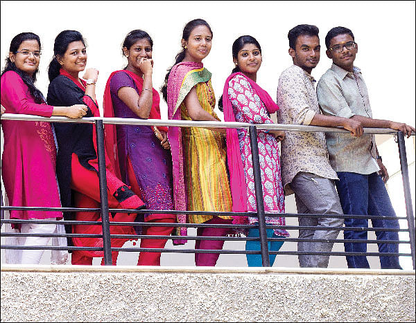 நம்புங்க... நாங்க படிக்க வந்திருக்கோம்!