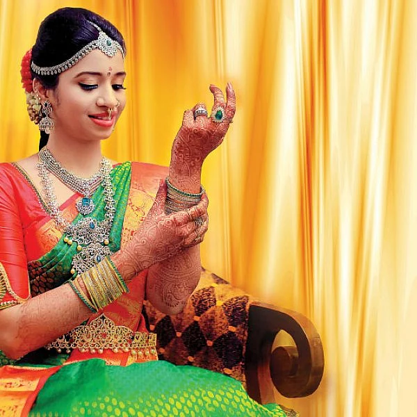 அசத்தும் அணிகலன்கள்!