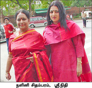 மிஸ்டர் கழுகு: கலைக்கச் சொல்லும் ரஜினி... கடுப்பில் எடப்பாடி!