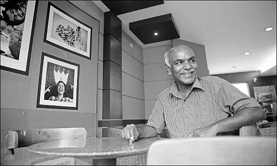 இருண்ட உலகின் ஆன்மிக ஒளி - எம்.கோபாலகிருஷ்ணன்
