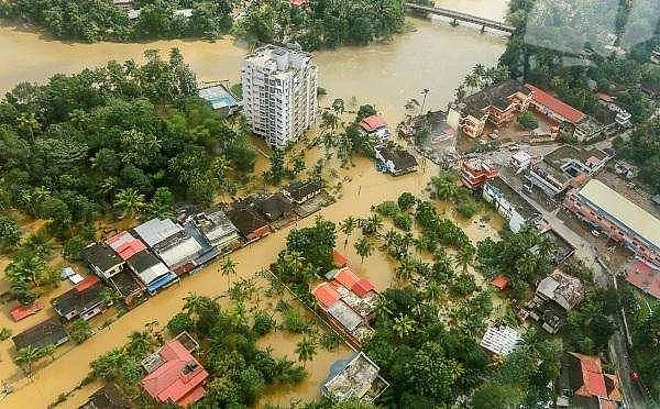 கஜா, கேரளா வெள்ளம், புழுதிப் புயல்... இந்த ஆண்டு இயற்கை நமக்குச் சொன்னது என்ன?