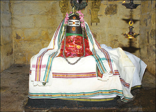 குறை தீர்க்கும் கோயில்கள் - 3 - குரல் வளம் அருளும் குடுமிக்கார குமரன்!