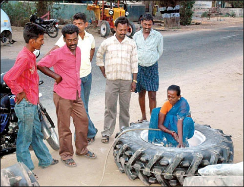 ஆண்களுக்கு நிகர் இந்த அனார்கலி !