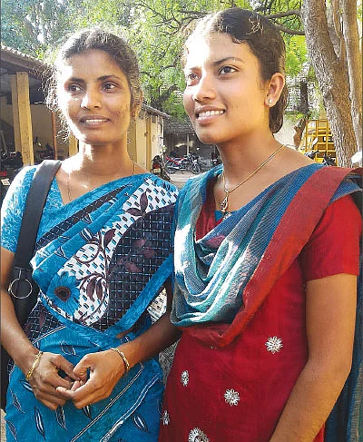 வசதி இல்லை... வாய்ப்பு இல்லை... மார்க்குகளுக்கோ குறைவில்லை!