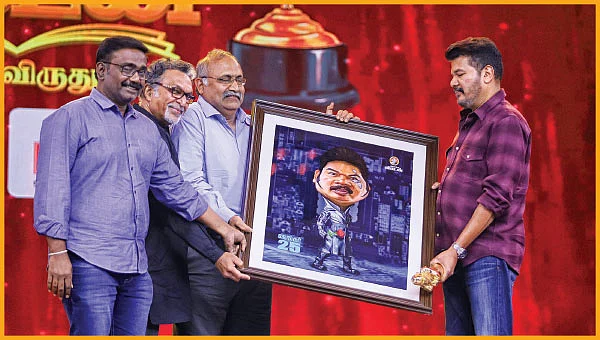 இது விகடன் மாஸ்!