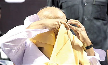மிஸ்டர் கழுகு: சிக்கும் 'மாஜி' மந்திரி... காப்பாற்றும் மத்தியமந்திரி