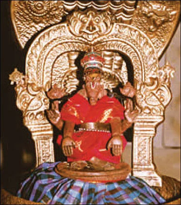 நாவில் சரஸ்வதி நற்றுணையாக...