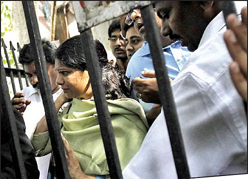 கம்பிக்குள் இருந்து வருவாரா கனிமொழி?