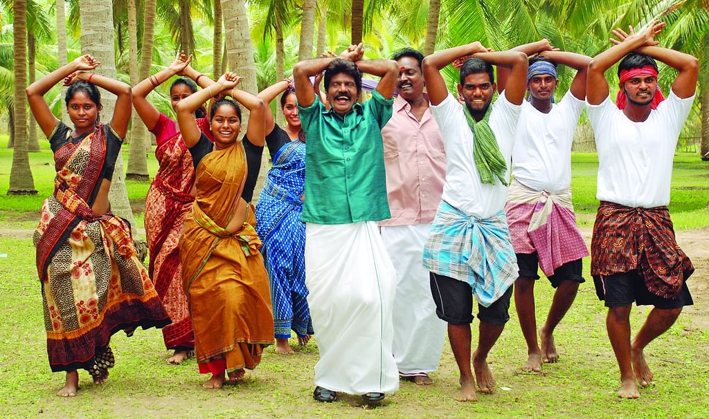 பாடல் காட்சியின் போது..