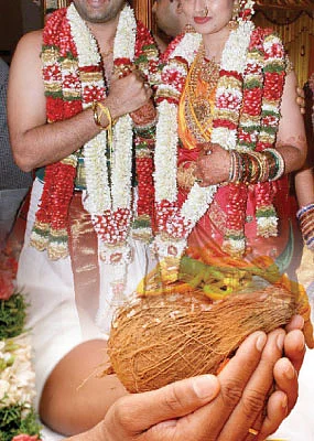 இனி ஆண்கள்தான் வரதட்சணை தர வேண்டும் !