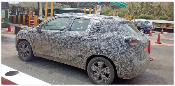 SPY PHOTO - ரகசிய கேமரா - டெஸ்ட்டிங்கில் நிஸான் கிக்ஸ்.... என்ன எதிர்பார்க்கலாம்?!