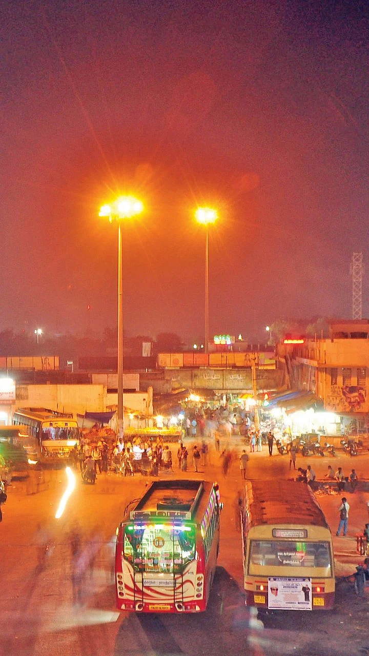 உயர்கோபுர மின் விளக்கு