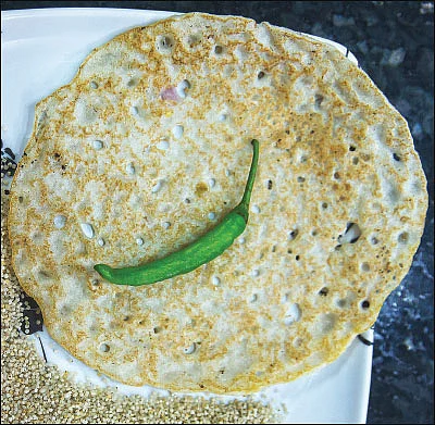 வாசகிகள் கைமணம்! - கமகமக்குதே... கறிவேப்பிலை அடை!