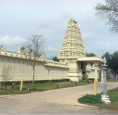 அமெரிக்காவில் அருளும் அங்கயற்கண்ணி!