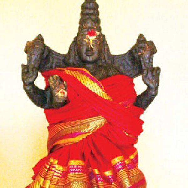 குறை தீர்க்கும் கோயில்கள் - 6 - அபூர்வ கோலத்தில் திருமகளும் துர்கையும்!