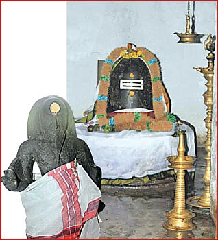 நாயனாரின் அர்ச்சனைப் பூக்'கல்'!