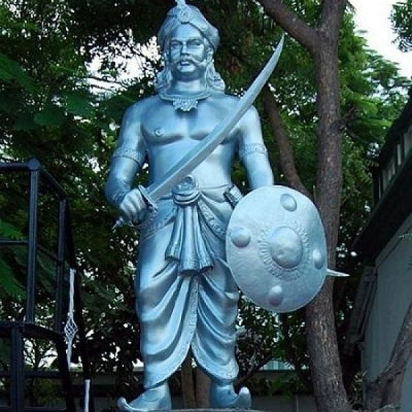 சுதந்திரப் போராட்ட வீரர் பூலித்தேவன் சிலை