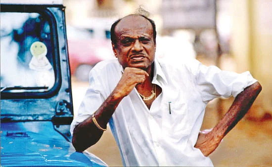 “என் முதுகுல டின்னு கட்டிட்டாங்க!”