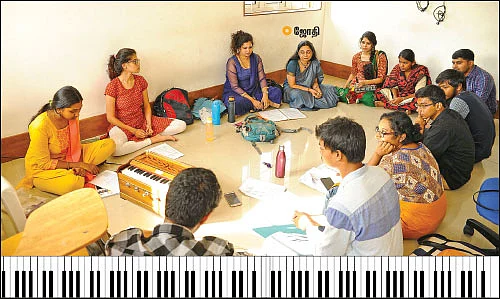 ஆசை! - இசைப்புயலின் இசைப் பள்ளியில்...
