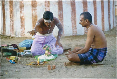 ஆடி அமாவாசை - பித்ரு தோஷம் தீர்க்கும் முன்னோர் ஆராதனை