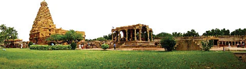 மதிப்புக்குரிய வாசகர்களே...