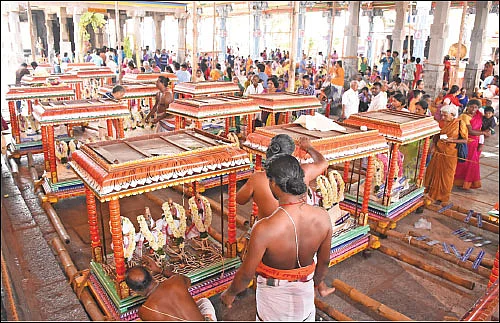 பங்குனி உத்திரம் - அருள் பெருகும் அறுபத்து மூவர் விழா!