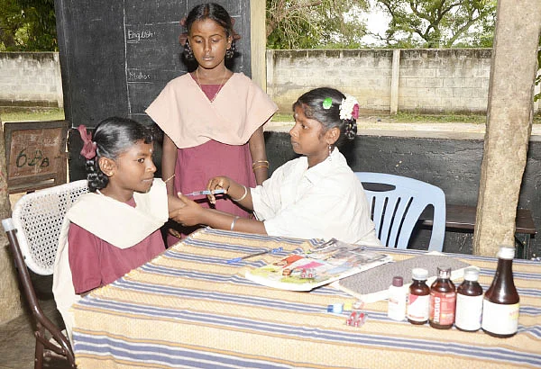 வலிக்காமல் ஊசி போடு!