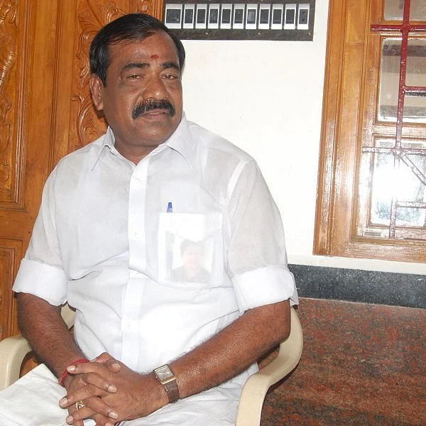 `ஆதாரம் கிடைத்தவுடன் நடவடிக்கைதான்!'- தமிமுன் அன்சாரியைக் குறிவைக்கும் கொறடா ராஜேந்திரன்