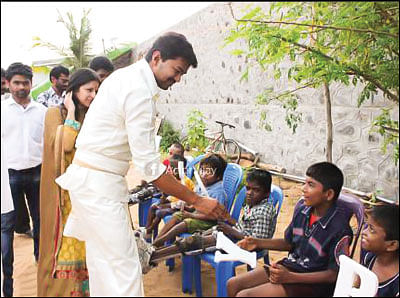 விஜய் - அரசியல், சினிமா இரண்டும் ஆரம்பம்!