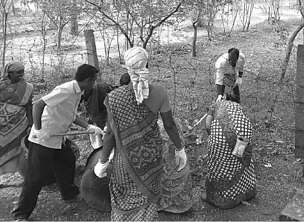 என் கடன் இறைப்பணி செய்து கிடப்பதே...