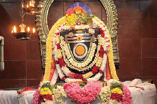 சுயம்பு வடிவான மஹிமாலீஸ்வரர்
