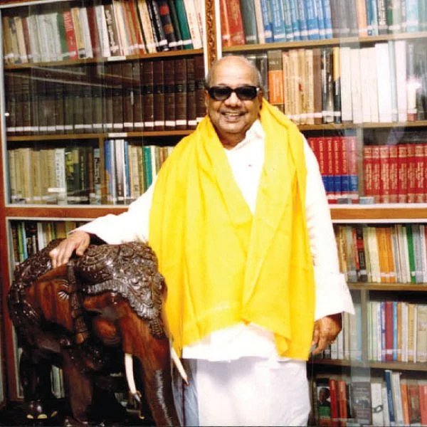 காதல் படிக்கட்டுகள்