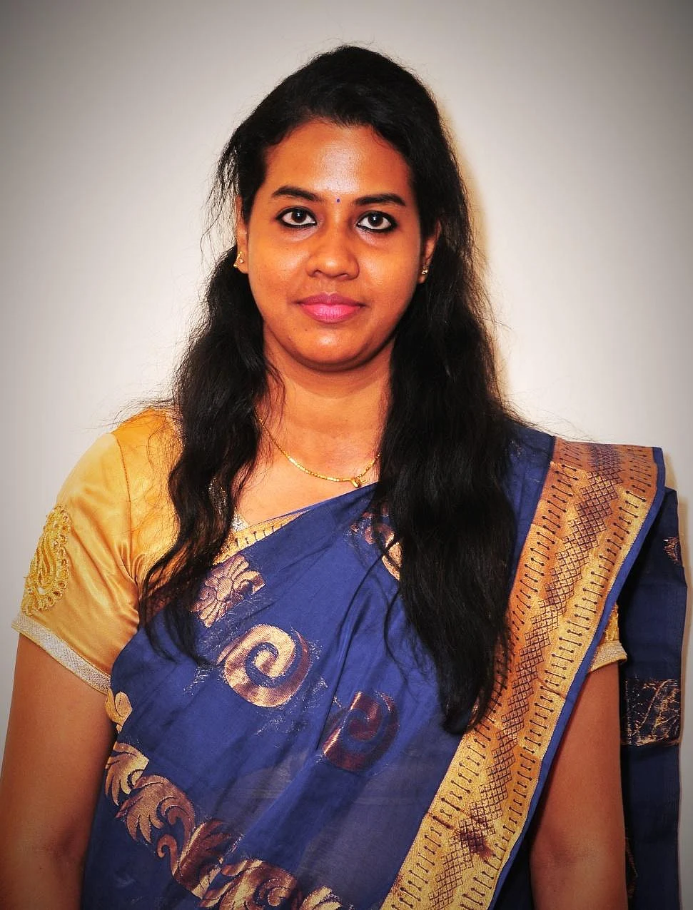 தேர்ச்சி விகிதத்தில் மாணவிகள் எப்போதும் முந்துவதன் காரணங்கள் என்னென்ன? - நிபுணர்கள் சொல்கிறார்கள்
