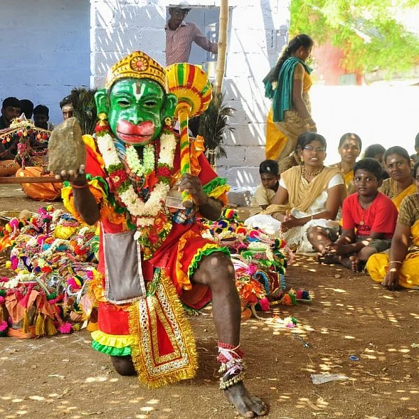 பங்குனி உத்திரம்... களைகட்டிய மானூர் கோமாளி ஆட்டம்!