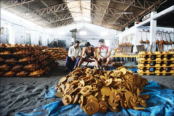 மூலப்பொருள் விலை உயர்வு... பாதாளத்துக்குத் தள்ளப்படும் ஃபவுண்டரி தொழில்!