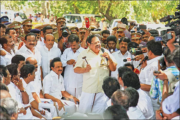 "ஜெயலலிதாவிடம் பயம் தெரிகிறது!”